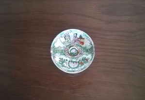 Taça em porcelana oriental
