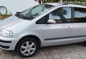 VW Sharan (7M) - 01