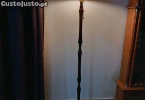 Candeeiro pé sala