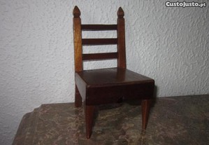 cadeira antiga para casa de bonecas 14,5cm