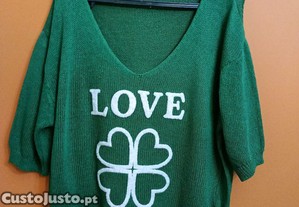 Camisola verde com decote em V