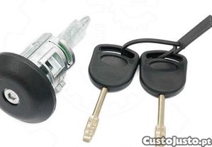 Canh�o com chave da porta frente esquerda Ford Transit 2006 a 2014