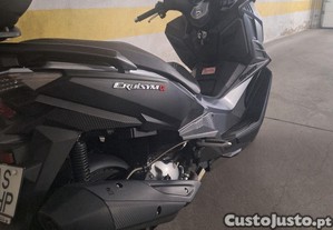 Mota CRUISYM 300cc impecável - 22