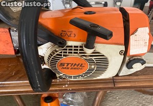 Moto serra trabalha impecvel e s dar a corda pega a primeira vez