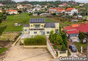 Moradia T4+2 || Totalmente mobilada || Licen�a de AL || Pombal