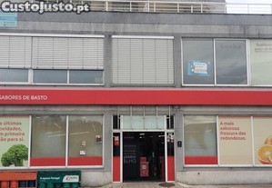 Loja / Estabelecimento Comercial em Fervena de 121,00 m