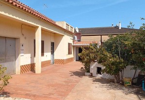 Casa tradicional T2 em Faro de 110,00 m²
