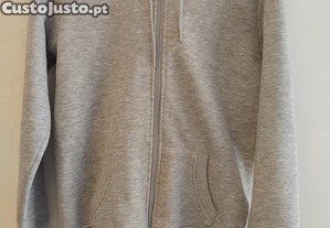 Casaco com capuz