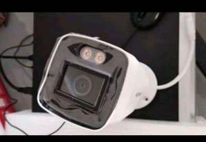 Kit CCTV, 1 NVR de 8 portas (gravador)DS-7608NI-I2, 4 camaras POE