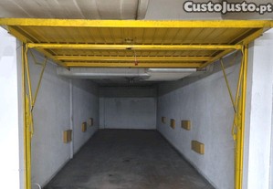 Garagem no centro de Vila Franca de Xira (Prédio do Pingo Doce)