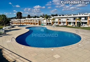 Moradia t2 com piscina, garagem e totalmente equipada pronta a habitar