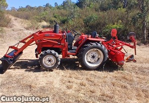 Trator yanmar com frontal