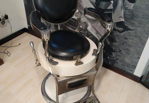Cadeira de barbeiro antiga