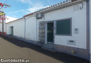 Espao multifuncional com 146m   ideal para habitao ou investimento