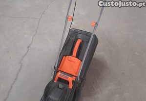 Corta relvas Black & Decker