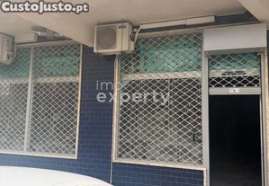 Loja comercial com 83m2 em Loures, Lisboa
