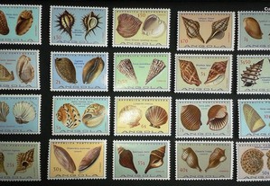 Stamp Portuguese Angola Sea shells serie (1974)