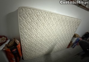 Colchão 195 x 140 pouco uso