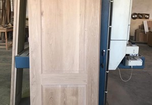 Porta interior em madeira maciça de Carvalho