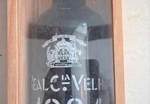 Garrafa de vinho do porto Real Companhia Velha 1984