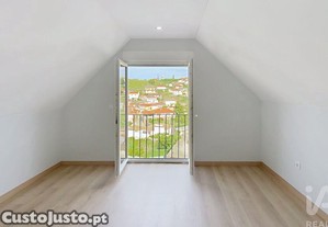 Apartamento T3 em Poiares e Canelas de 140,00 m²