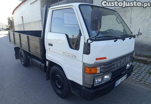 Toyota Dyna 150 - 93