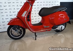 Vespa GTS Super