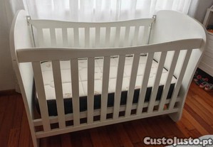 Cama / Berço lacado branco como novo