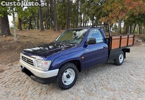 Toyota Hilux 2.4D 3 Lugares
