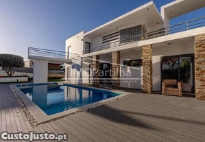 Moradia Isolada T4+1 Em Birre, Cascais
