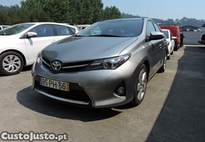 Toyota Auris 1.4 D-4D Comfort+Pack Sport - 14
