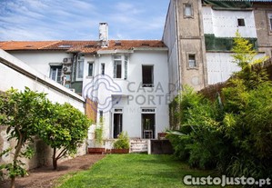 Moradia T5 para com jardim no centro do Porto