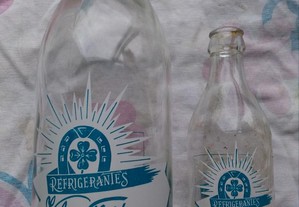 Garrafas antigas dos refrigerantes Vida&Fortuna