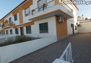 Beja-alentejo, Rs-do-cho Com 4 Quartos ,terrao, Garagem E Espao Exterior, ,