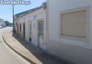 Moradia Trrea T2 em Fase Final de Acabamentos   Vendida no Estado Atual | Azinhaga, Goleg