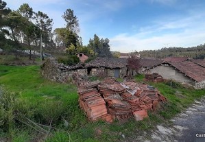 Imóvel em ruína, Novais, Torredeita 106