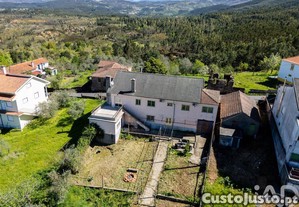 Moradia isolada T4 em Côja e Barril de Alva de 203 m²