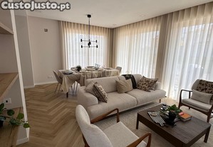 Moradia T4 com 192m2 "Canção da Andorinha"