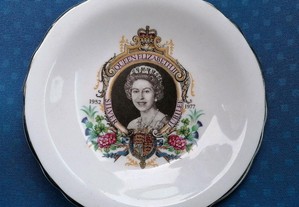 Pratinho com 13 cm, porcelana fina inglesa comemorativo do Jubileu de prata da Rainha Elizabeth II