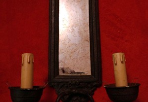 Candeeiro de parede em ferro fundido e espelho