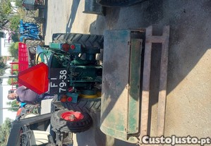Trator ferrari com fresa e charrua
