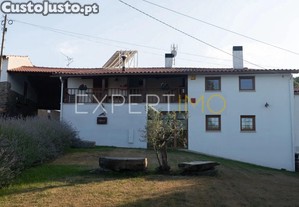 Casa de Aldeia Renovada com Potencial para Turismo de Habitao   Trs-os-Montes