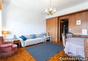T3 para em S. Domingos de Benfica   2 Casas de Banho