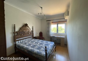 Quarto a meninas estudantes