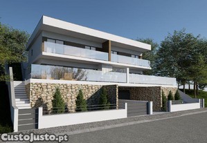 Terreno Urbano com Projecto aprovado para 2 Moradias no Pinhal do General, Seixal
