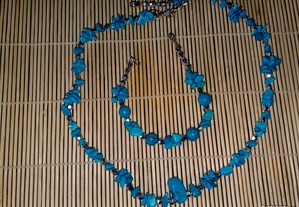 Conjunto de colar e pulseira em turquesa