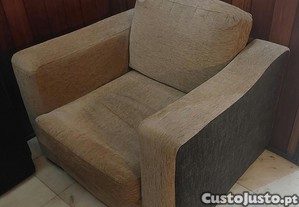 Uma Poltrona castanha