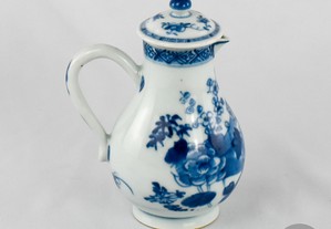 Leiteira porcelana da China, decoração floral, Qianlong séc. XVIII