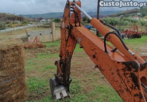 Brao traseiro para trator agrcola