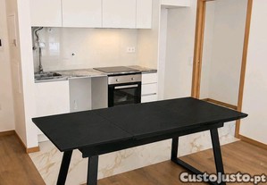 Mesa de jantar extensível CAMBURI preta (homa)